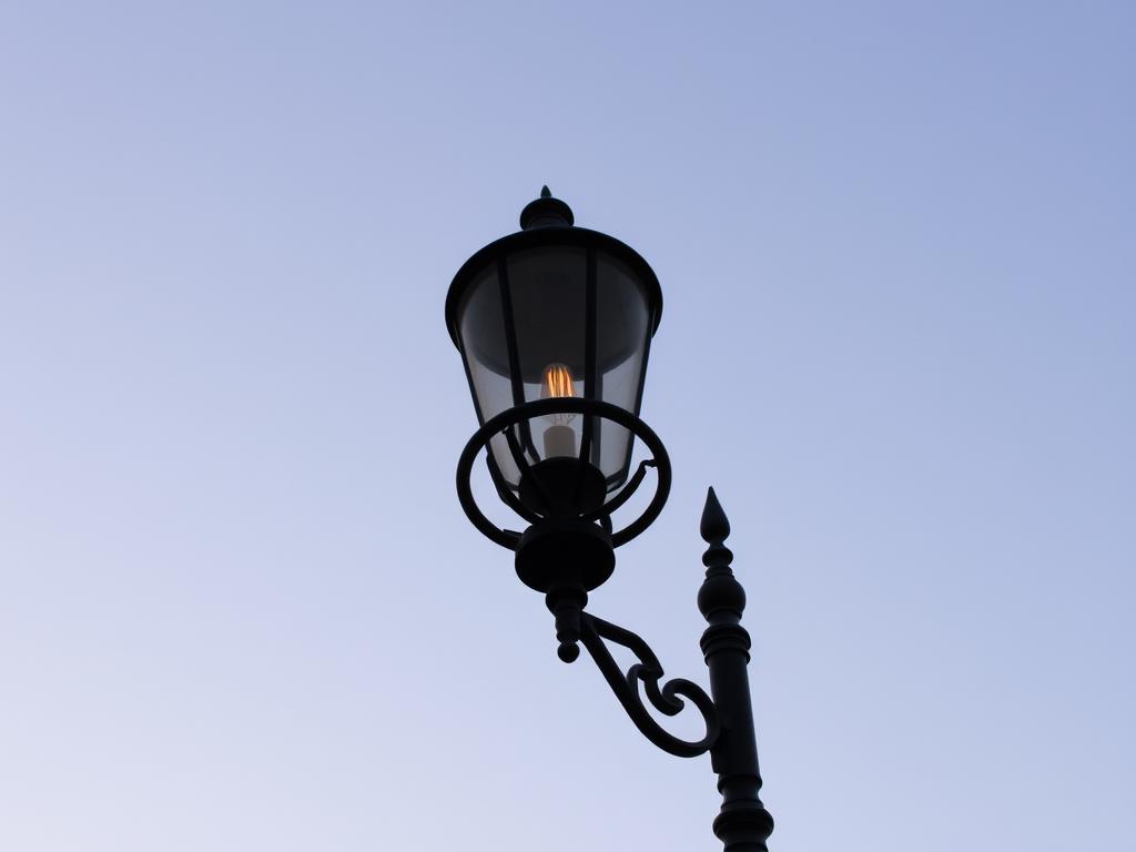 street lamp фото