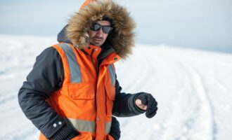 Зимняя спецодежда: как не замёрзнуть на работе и при этом остаться в деле