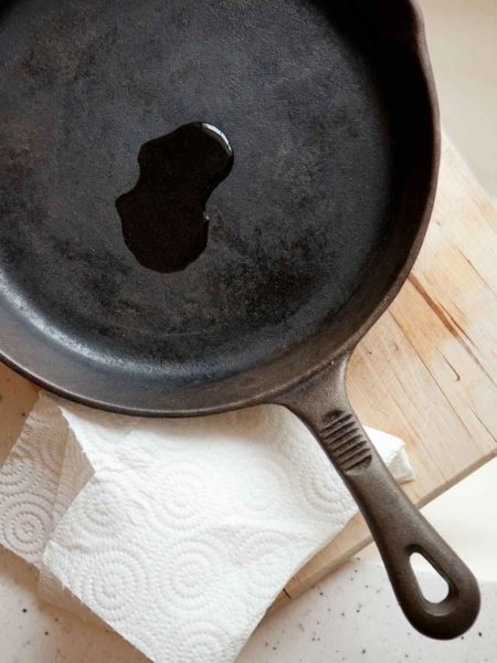 Как убрать ржавчину на чугунной сковороде в домашних условиях