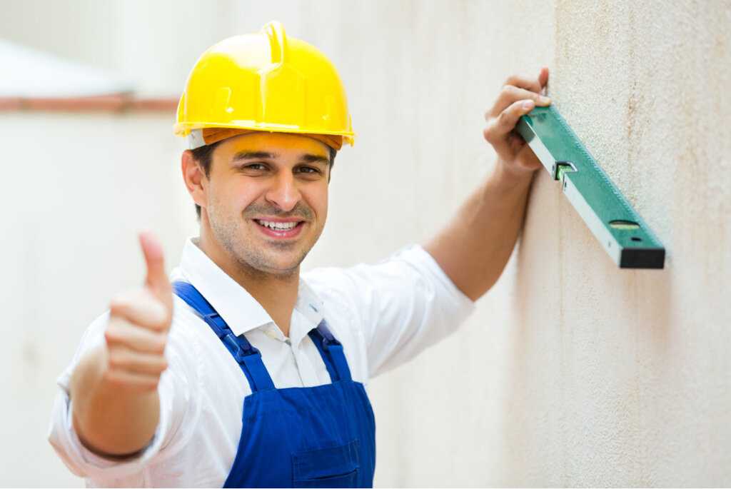 Выбор строителей для эффективного монтажа крыши: рекомендации и советы
