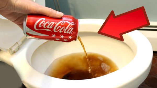 Чистим «Кока-колой»: 8 действенных советов