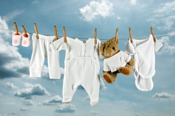 Каким стиральным порошком лучше стирать одежду новорожеденного