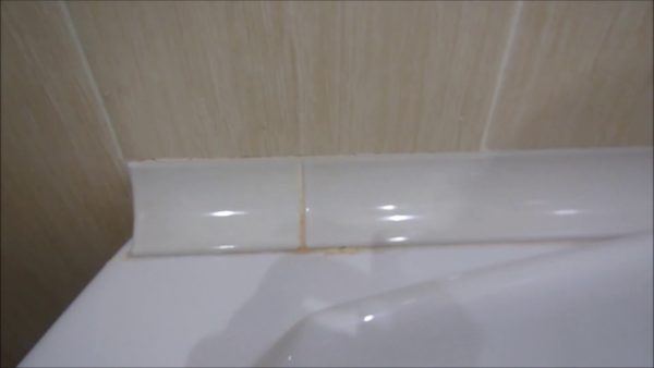 Как подобрать бордюр для ванной