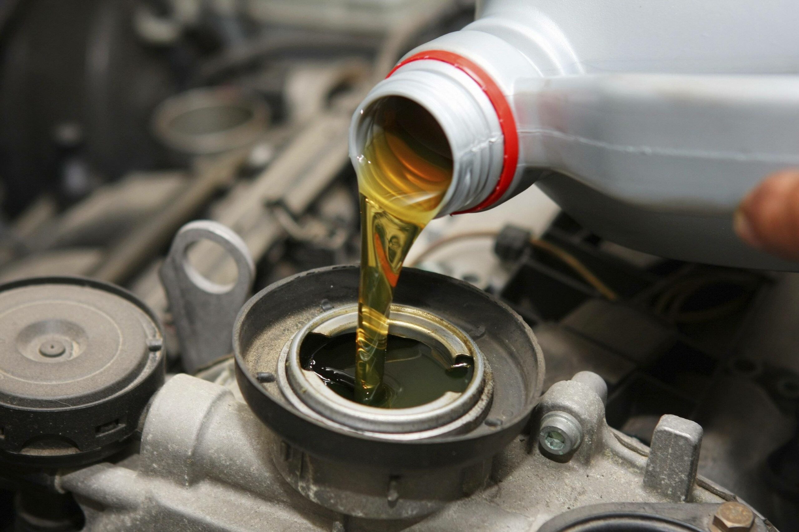 Как выбрать и купить моторное масло: полное руководство покупателя