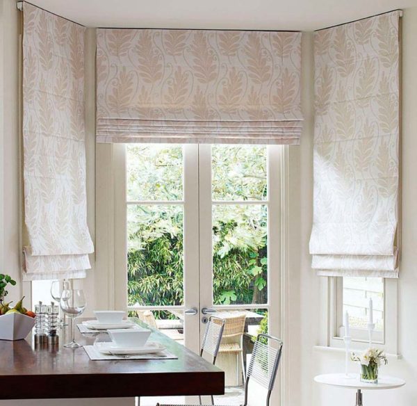 Римские шторы – правила чистки в домашних условиях